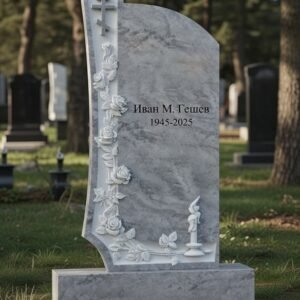 Мраморен надгробен паметник с рози, свещник и православен кръст – класически орнаментен дизайн